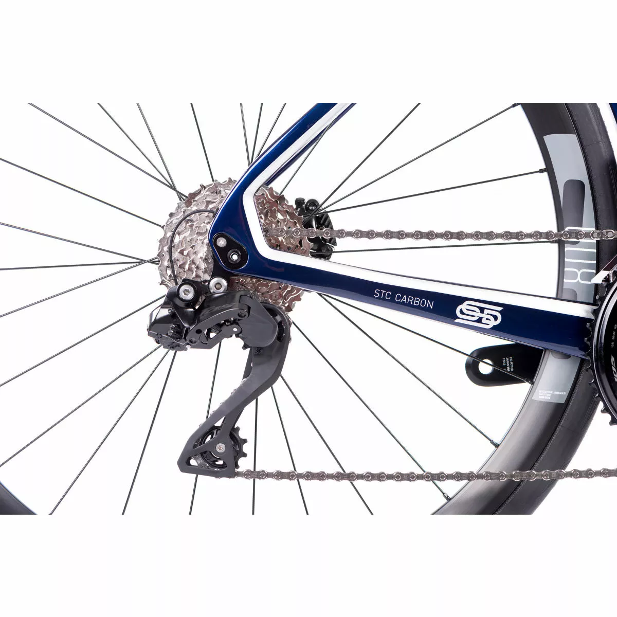 Orro Venturi STC 105 Di2 R800DB Road Bike (2023) 8 Orro Venturi STC 105 Di2 R800DB Road Bike (2023) - Image 8