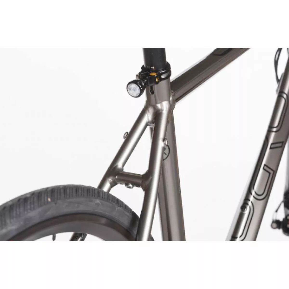 Orro Terra Gravel 105 R900 Flatbar Gravel Bike (2023) 5 Orro Terra Gravel 105 R900 Flatbar Gravel Bike (2023) - Image 5