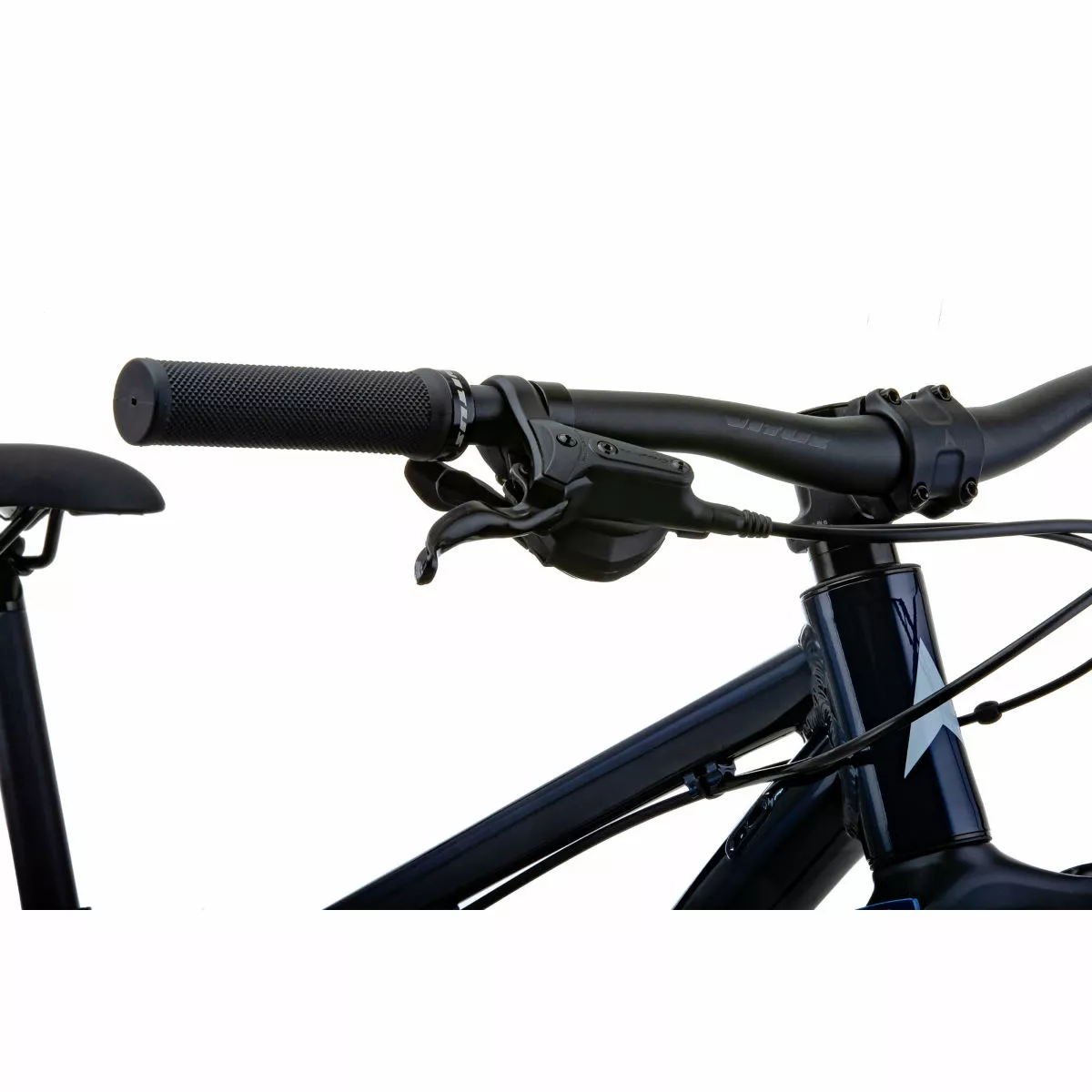 Vitus Nucleus 26 Youth Hardtail Bike 6 Vitus Nucleus 26 Youth Hardtail Bike - Image 6